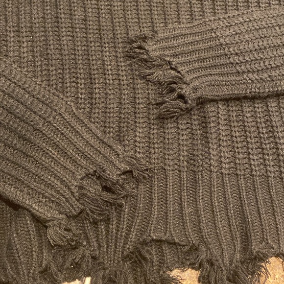 Windsor Black Knot Fringe Black Sweater XS - Picture 4 of 15